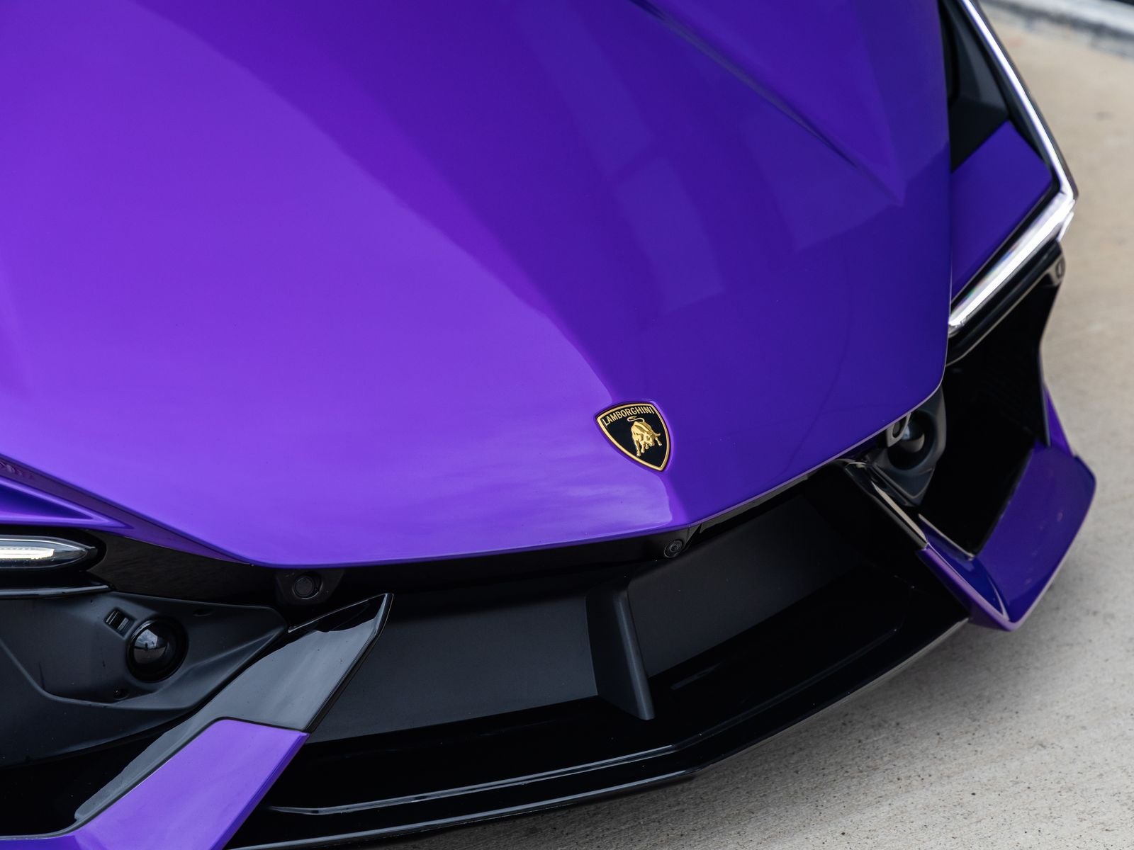 2025 Lamborghini Revuelto Base
