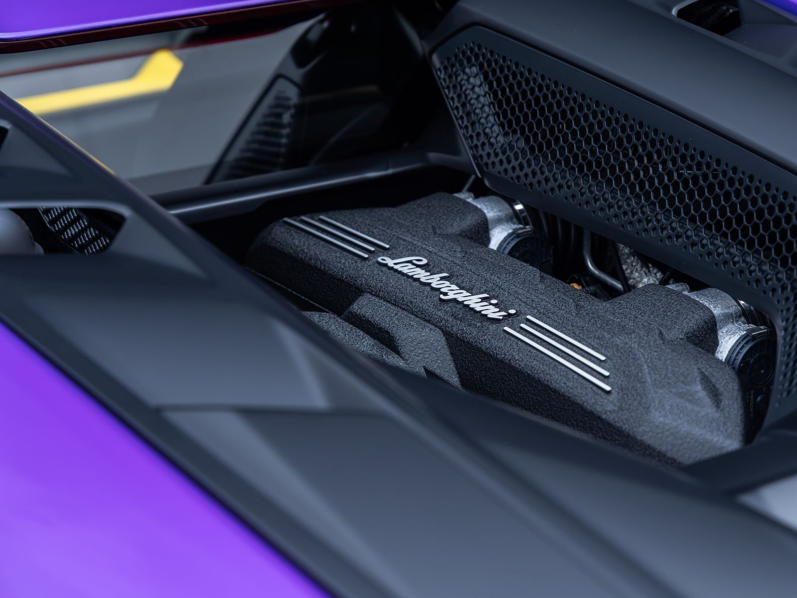 2025 Lamborghini Revuelto Base