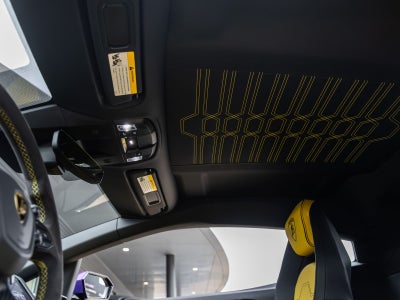2025 Lamborghini Revuelto Base