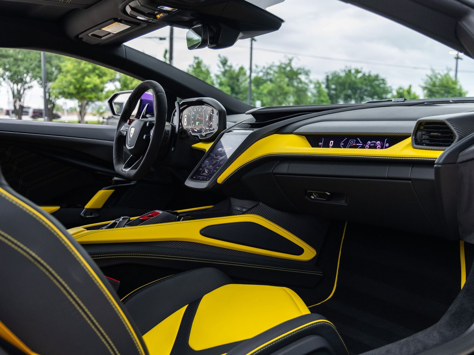2025 Lamborghini Revuelto Base