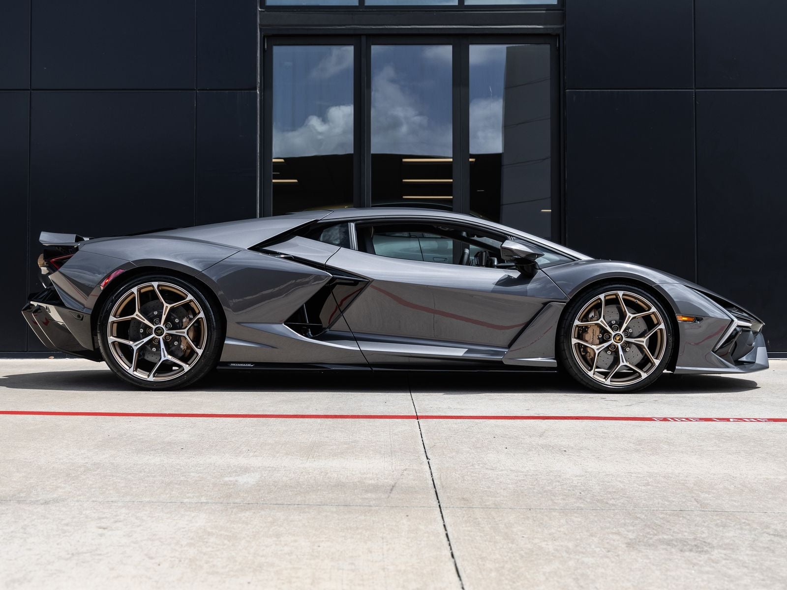 2026 Lamborghini Revuelto Base