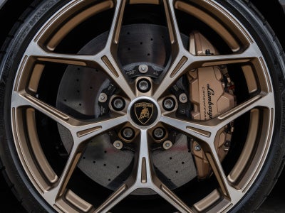 2026 Lamborghini Revuelto Base