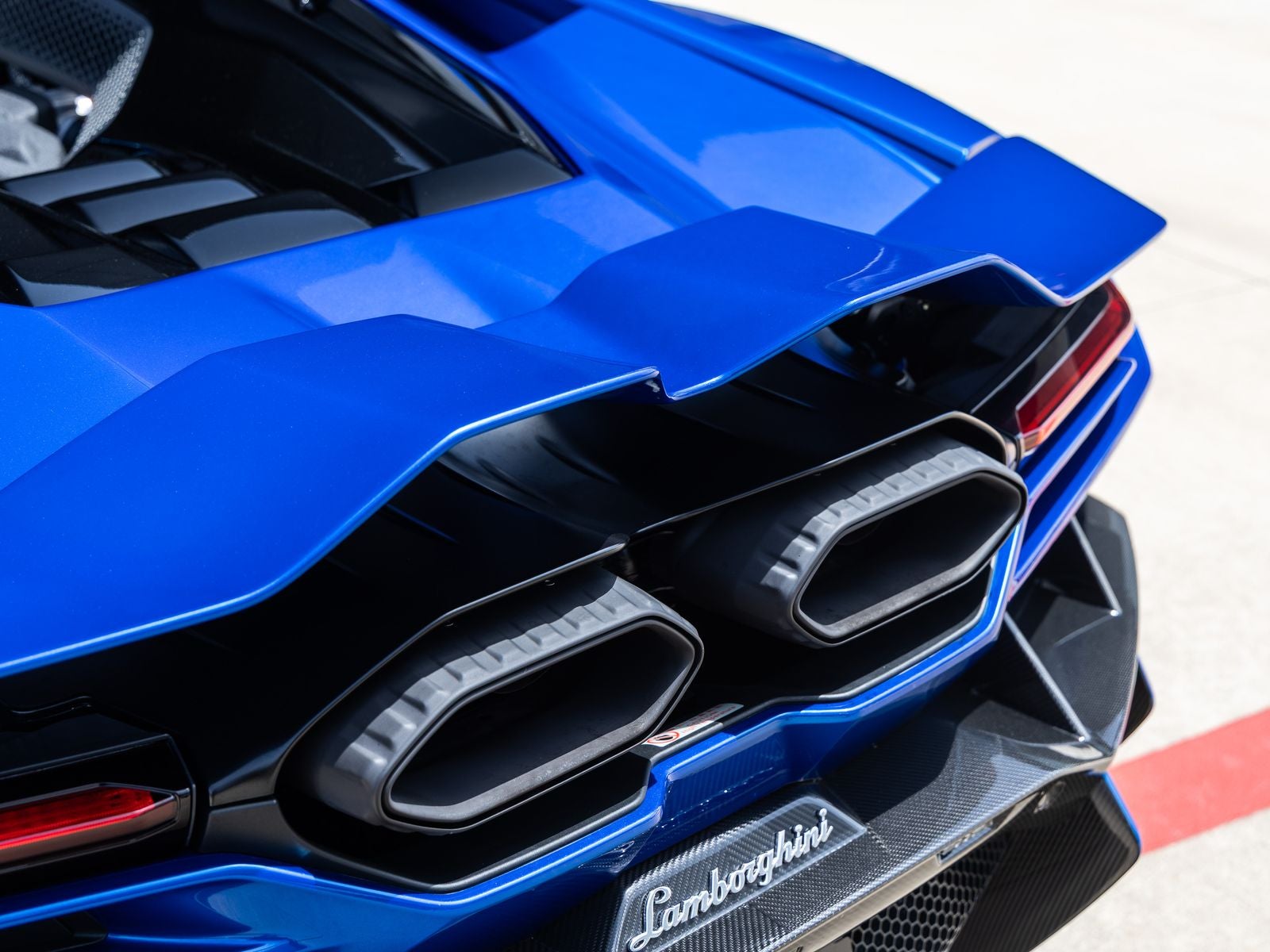 2025 Lamborghini Revuelto Base