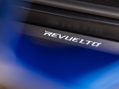 2025 Lamborghini Revuelto Base