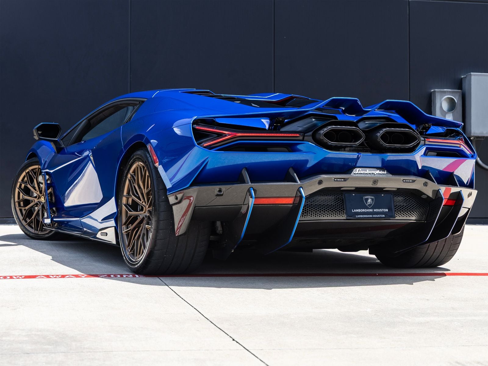 2025 Lamborghini Revuelto Base