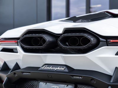 2026 Lamborghini Revuelto Base
