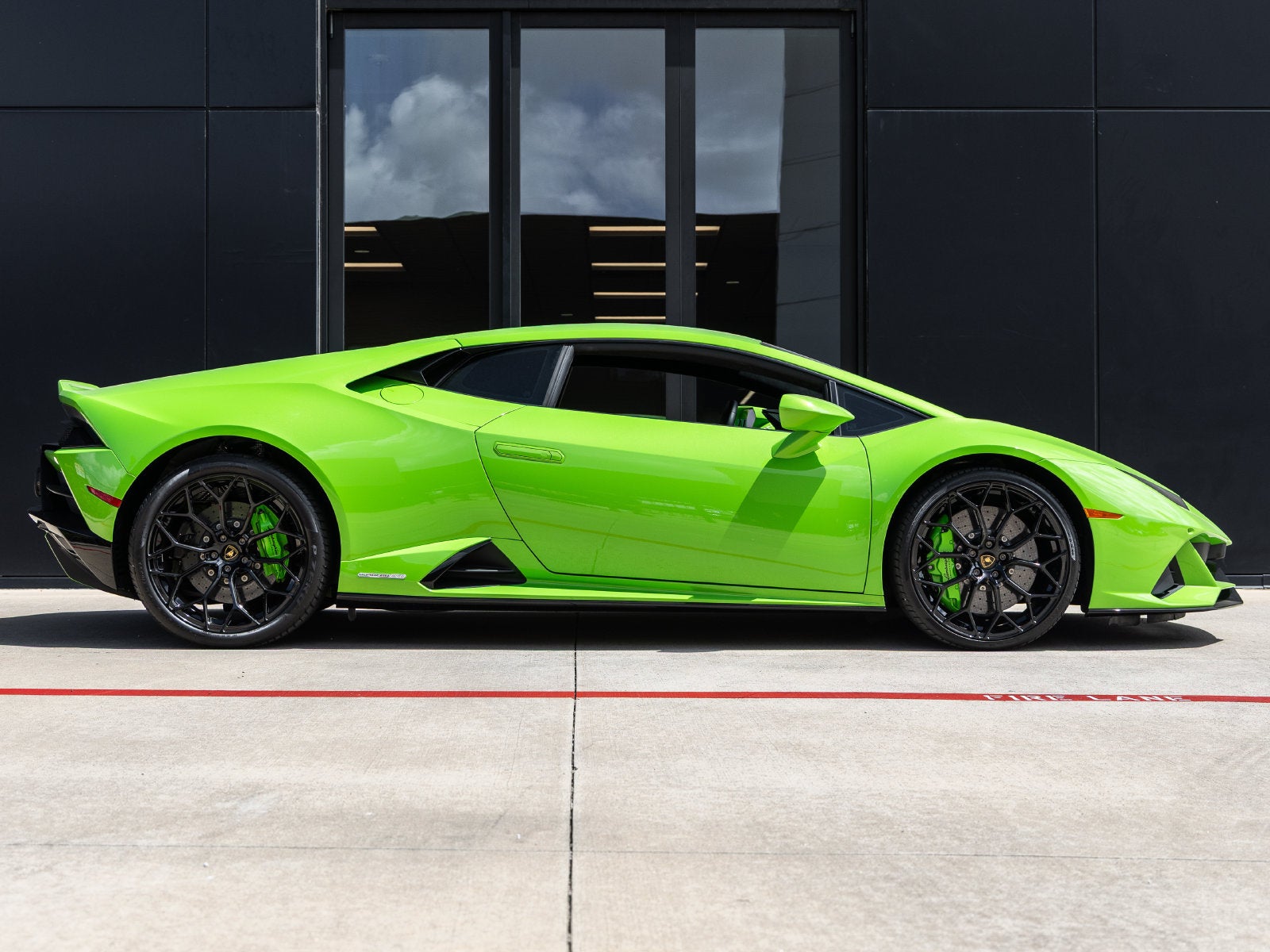 2023 Lamborghini Huracan EVO Base