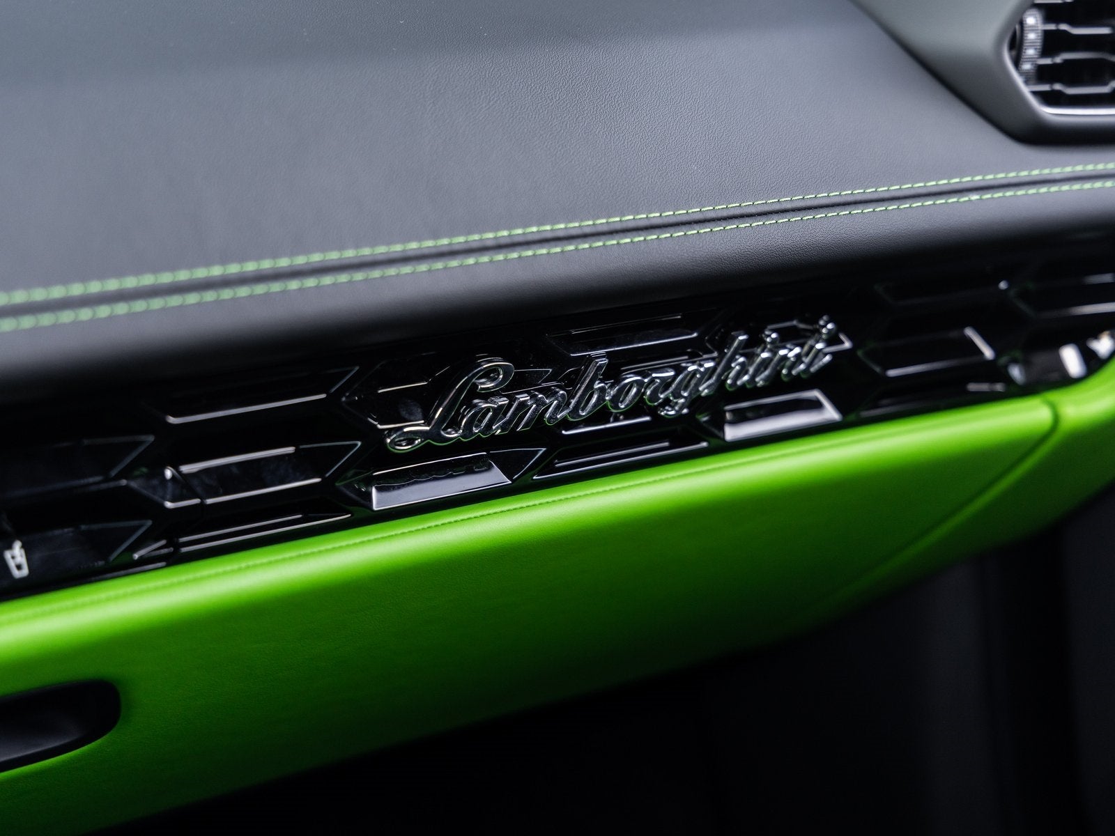 2023 Lamborghini Huracan EVO Base