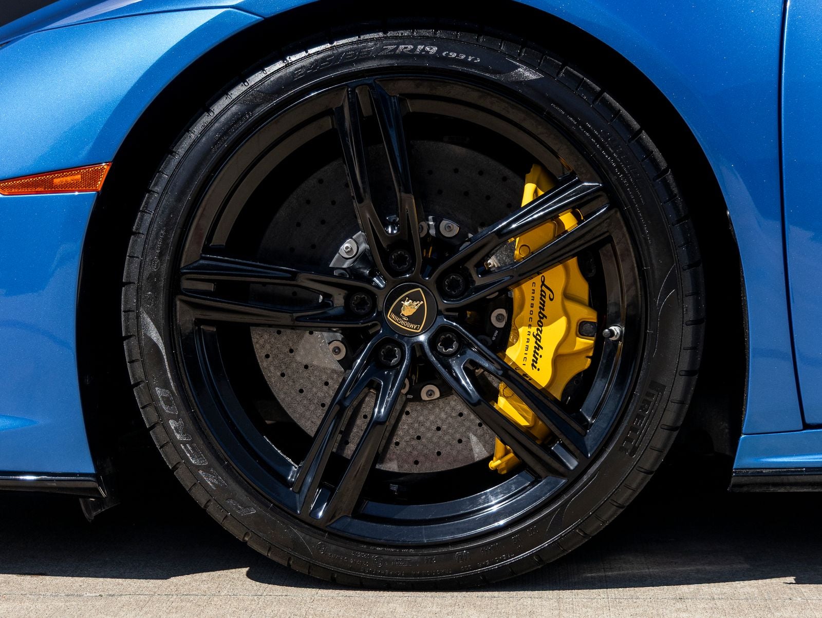 2020 Lamborghini Huracan EVO Base