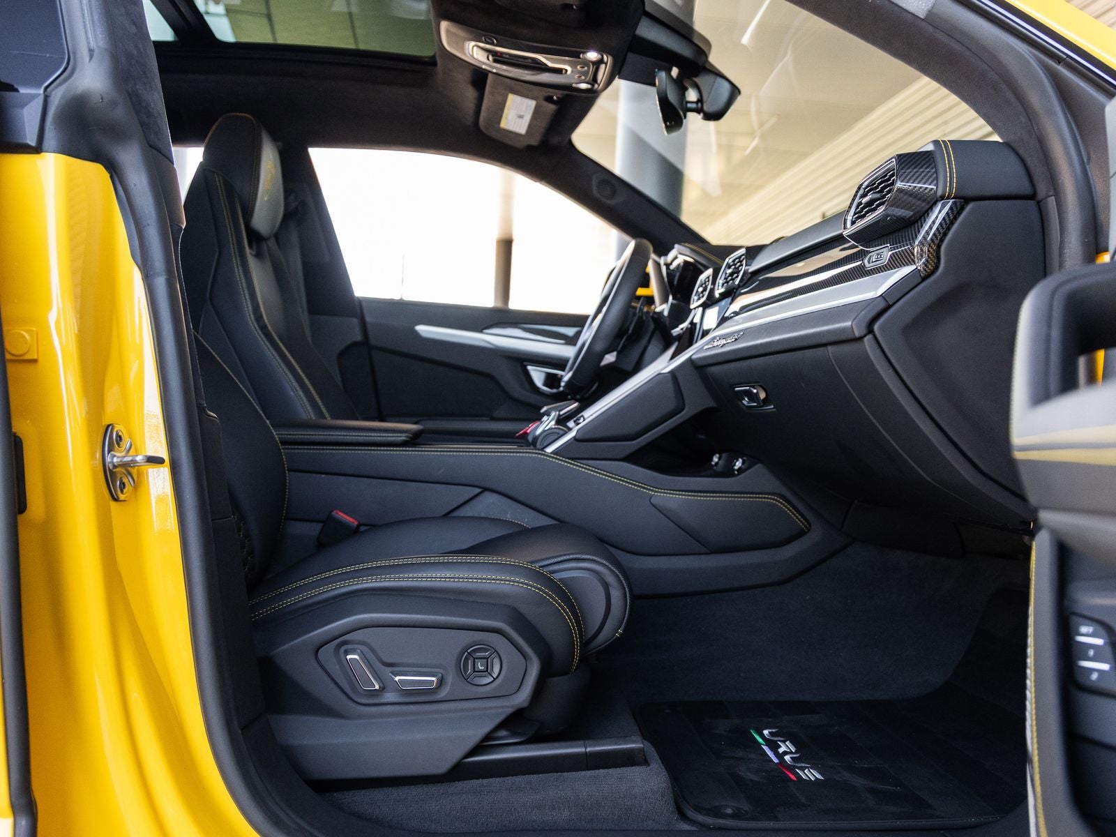 2021 Lamborghini Urus Base