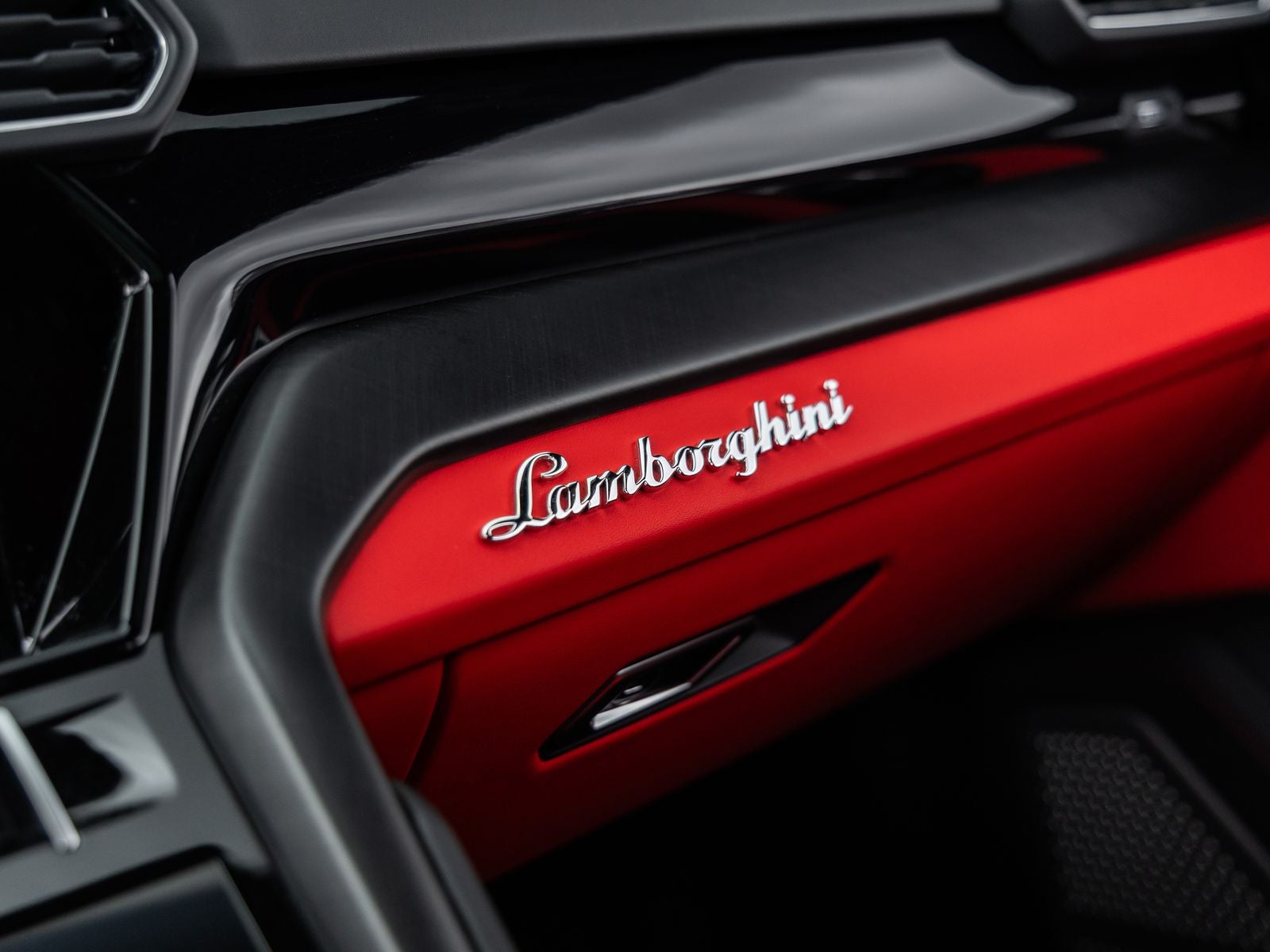 2022 Lamborghini Urus Base