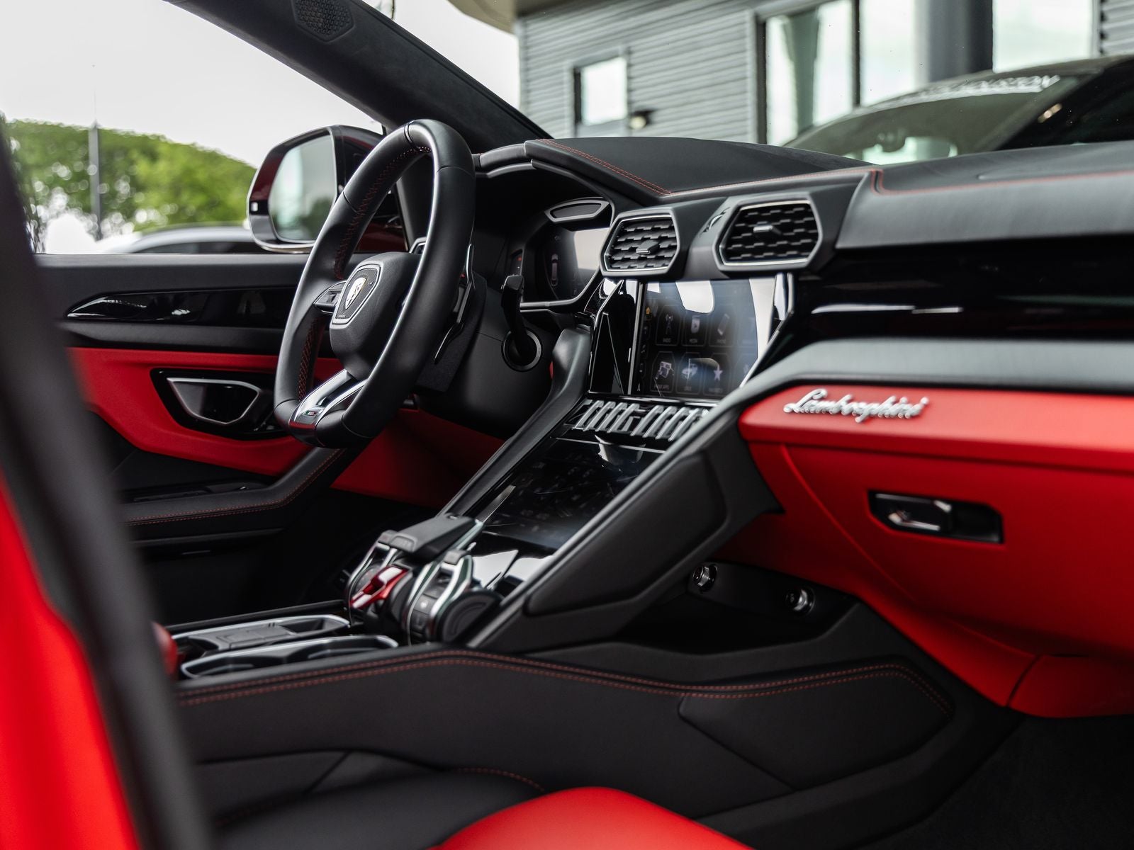 2022 Lamborghini Urus Base