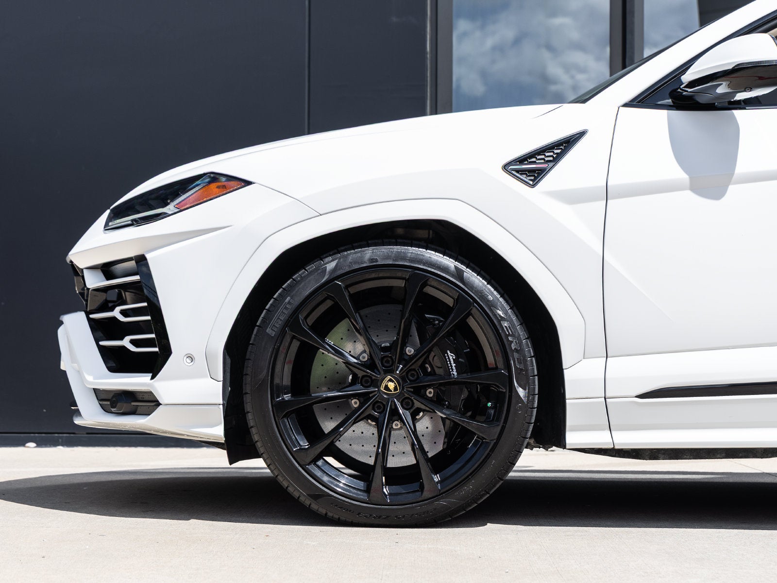 2022 Lamborghini Urus Base