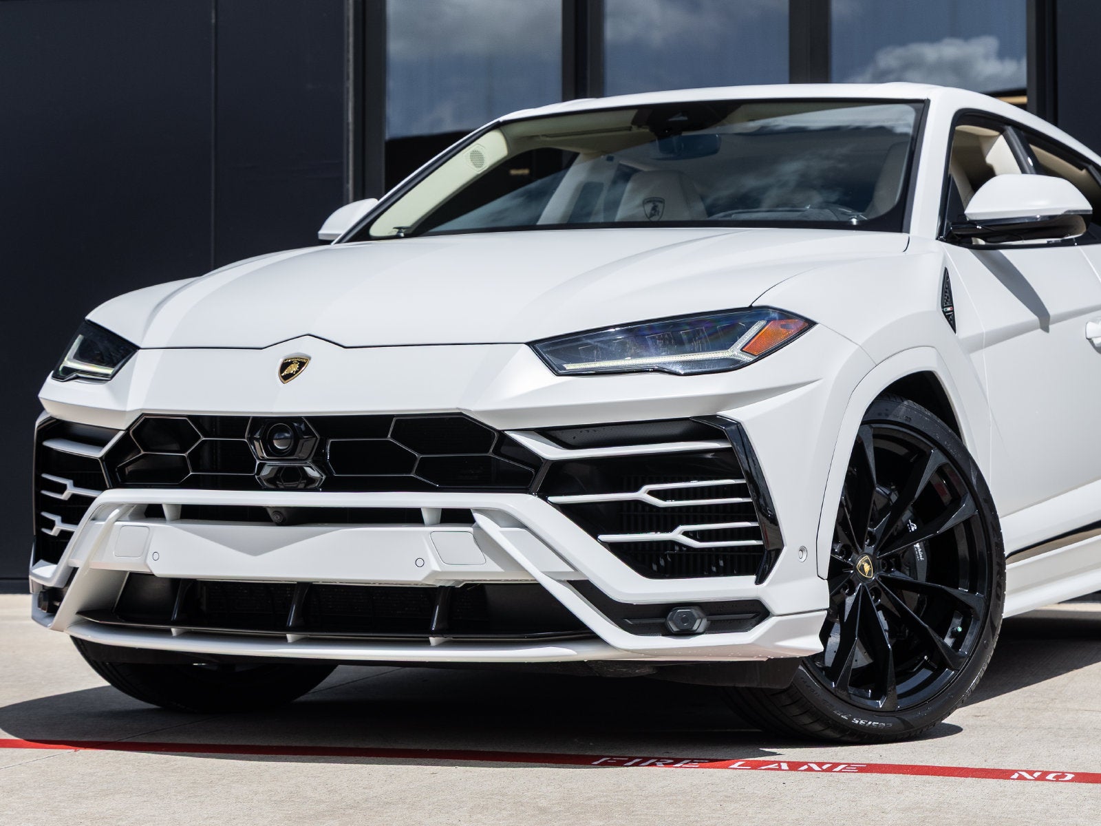2022 Lamborghini Urus Base