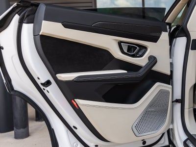 2022 Lamborghini Urus Base