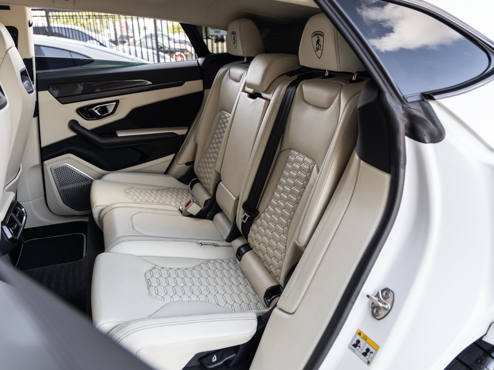 2022 Lamborghini Urus Base