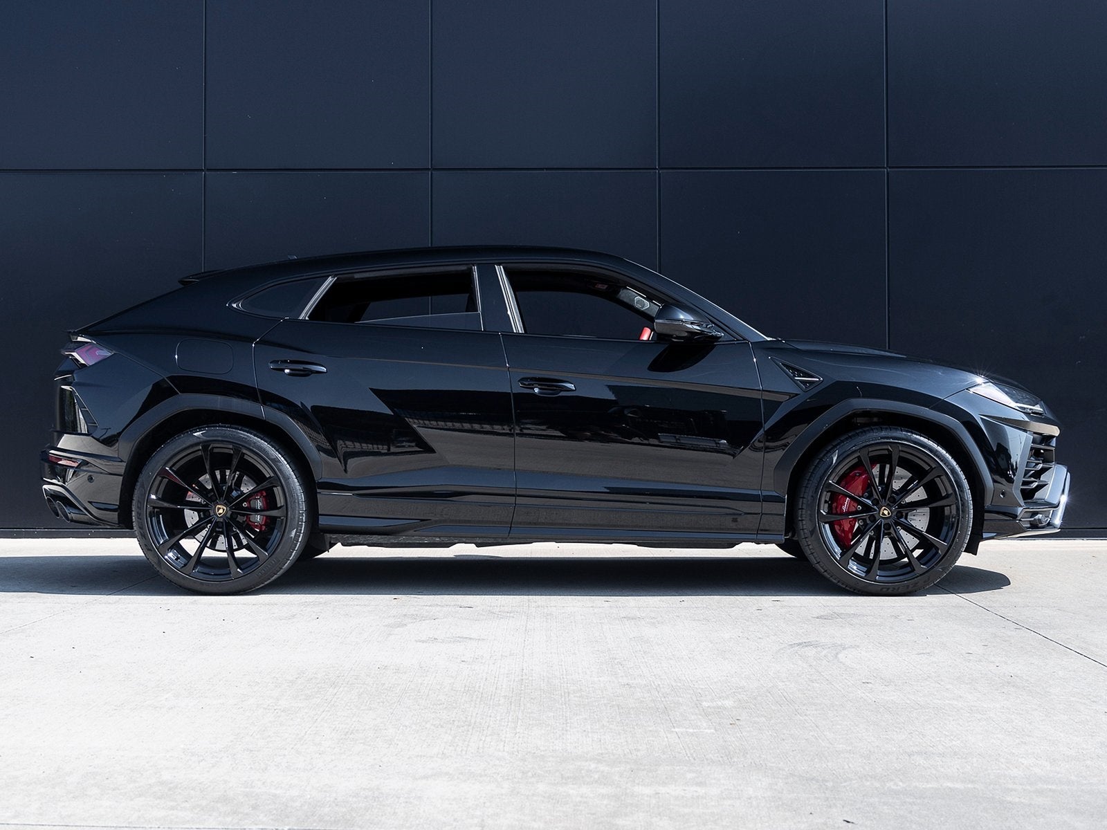 2022 Lamborghini Urus Base