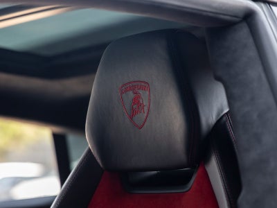 2022 Lamborghini Urus Base