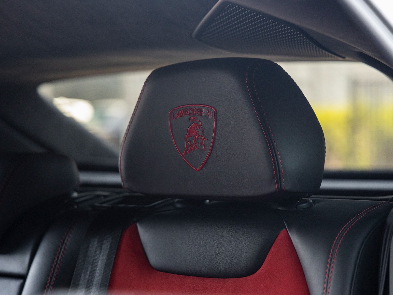 2022 Lamborghini Urus Base