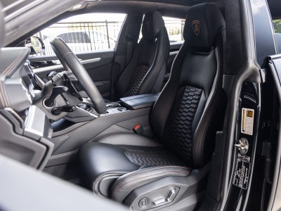 2021 Lamborghini Urus Base