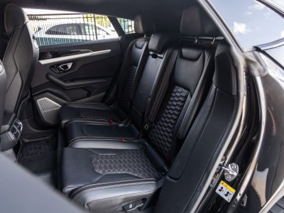 2021 Lamborghini Urus Base