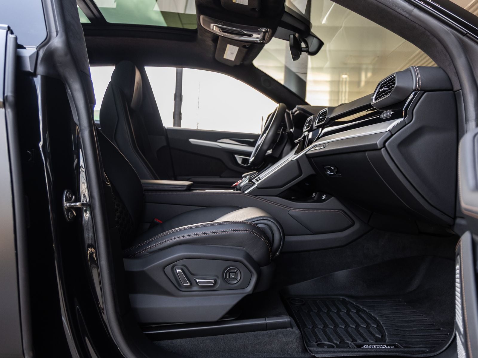 2021 Lamborghini Urus Base