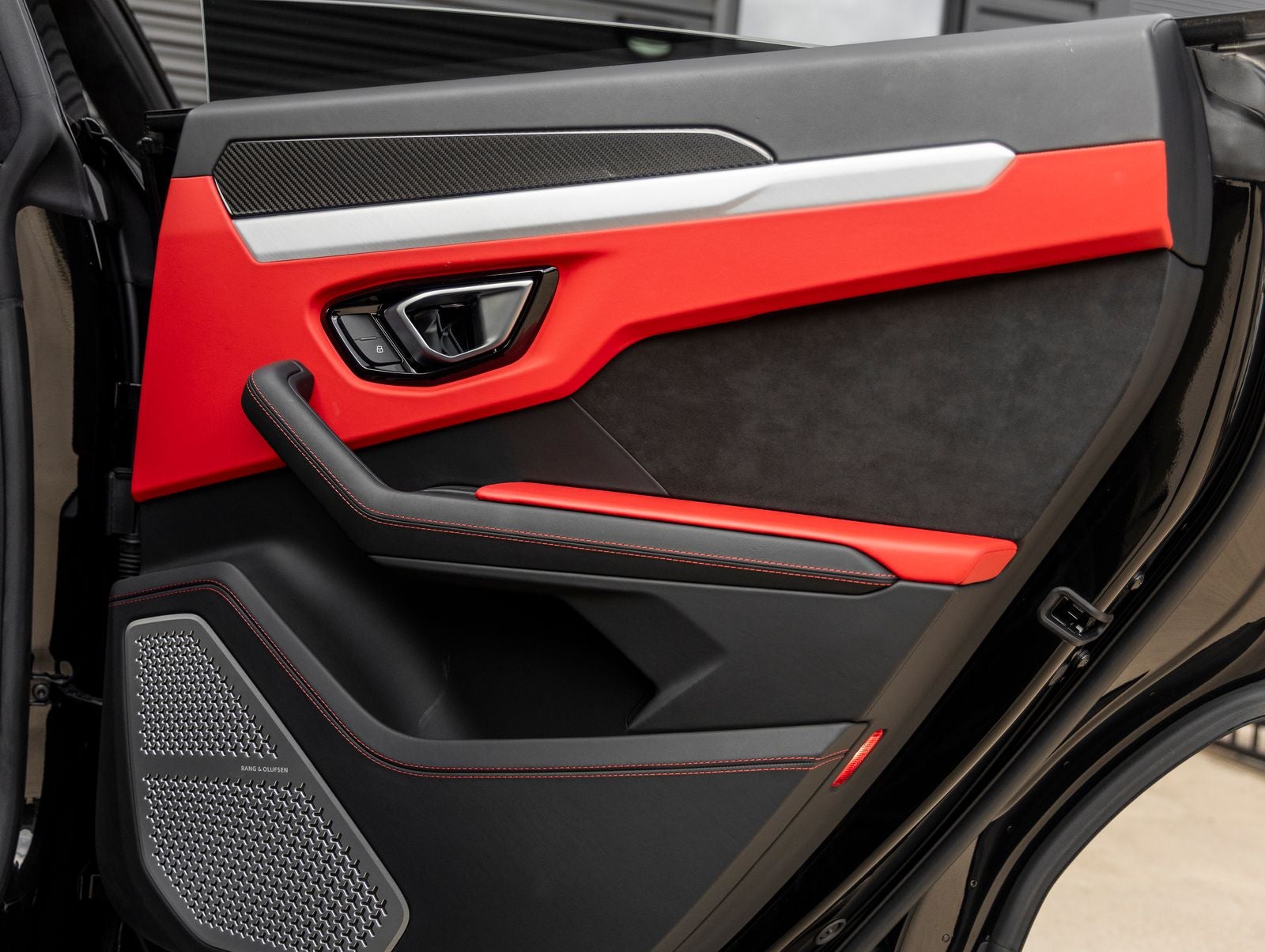 2022 Lamborghini Urus Base