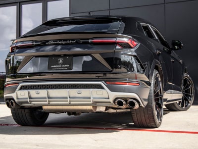 2022 Lamborghini Urus Base