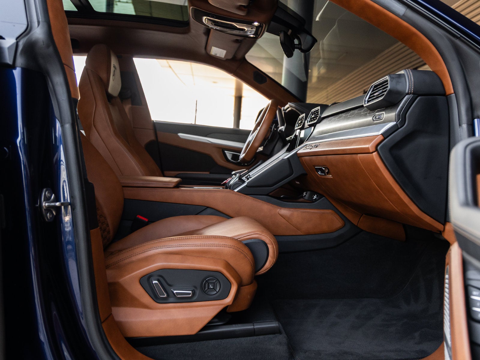 2021 Lamborghini Urus Base