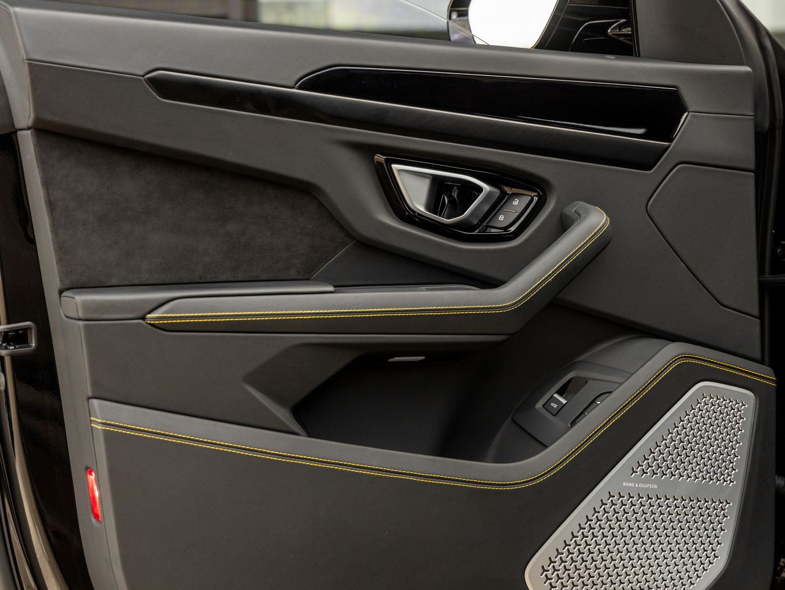 2024 Lamborghini Urus S