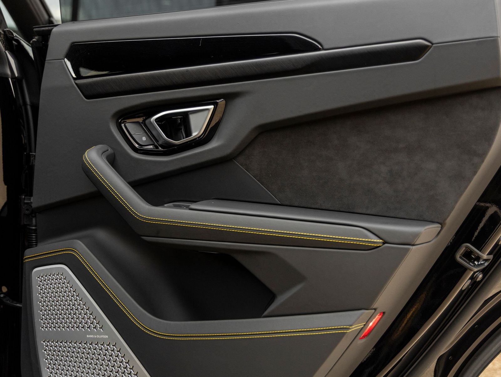2024 Lamborghini Urus S