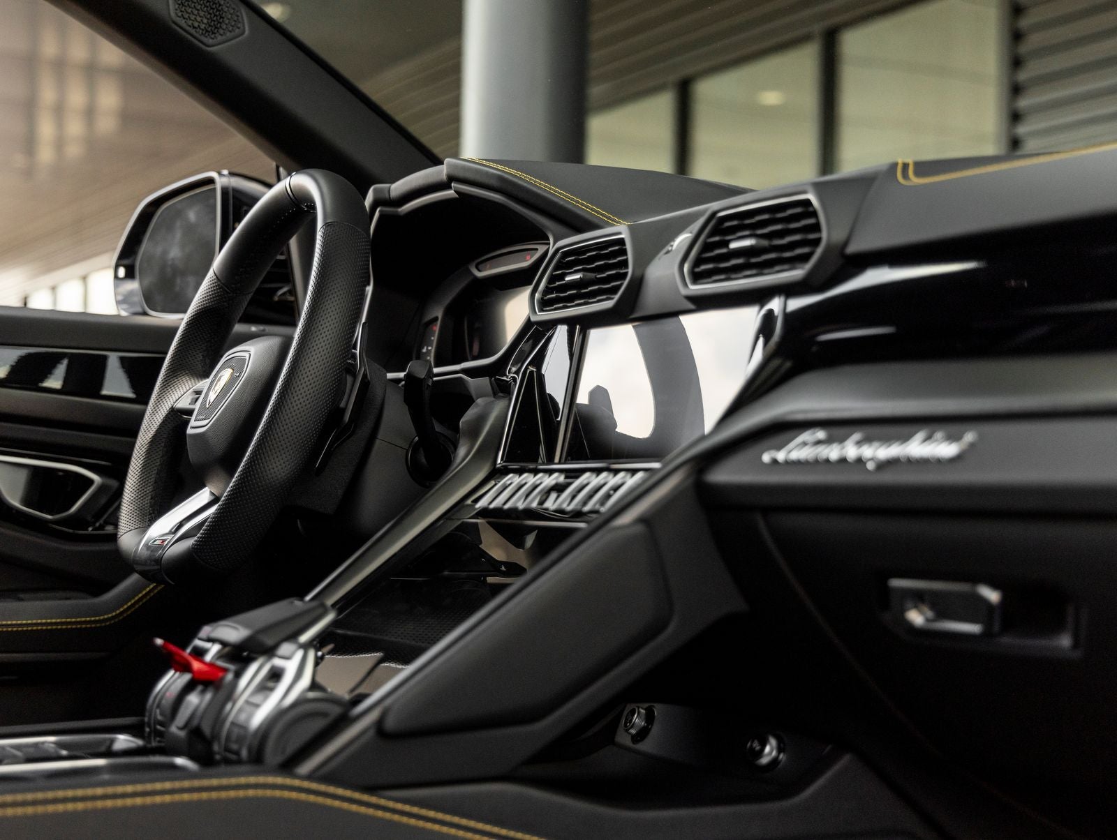 2024 Lamborghini Urus S