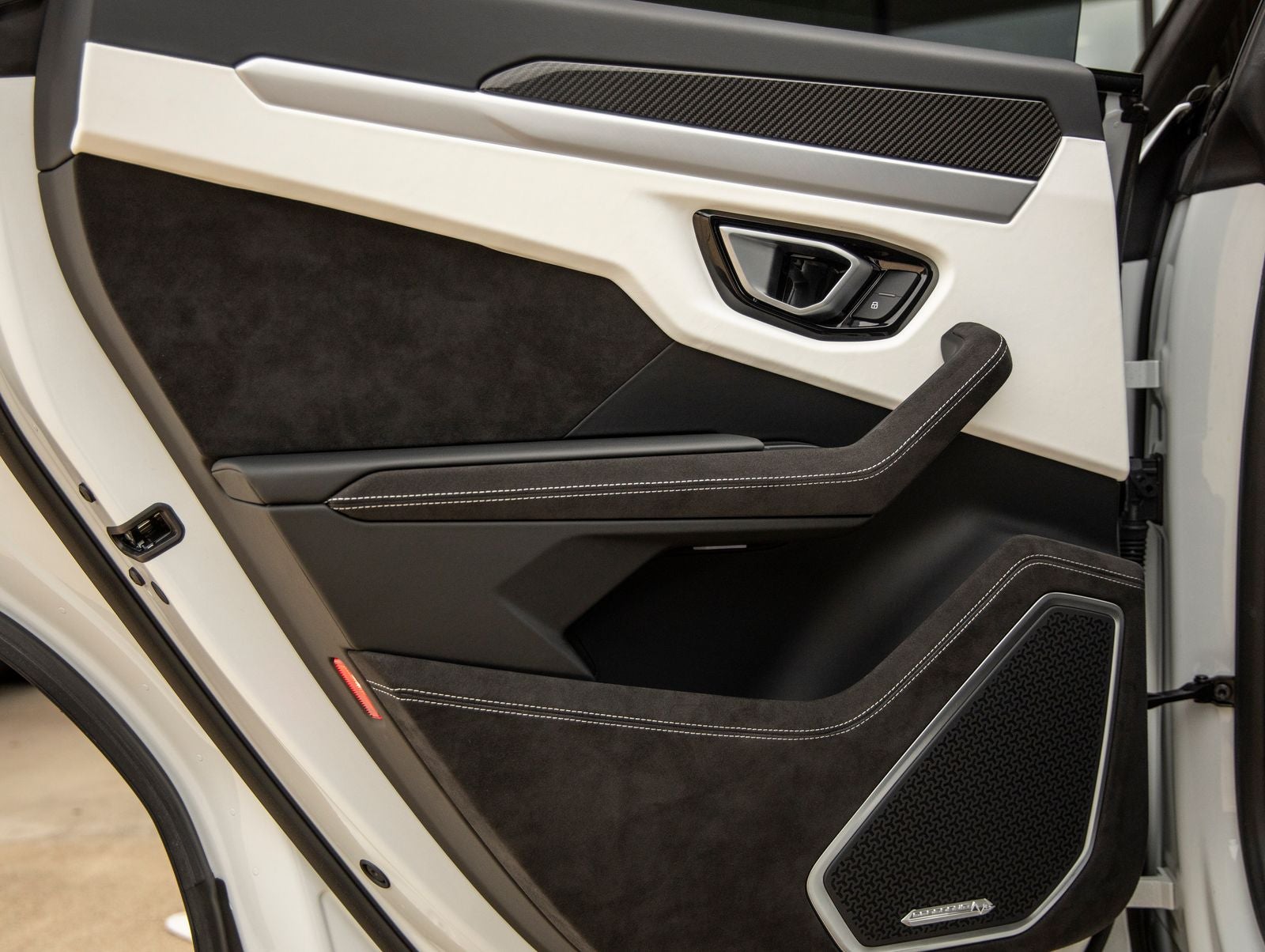 2024 Lamborghini Urus S