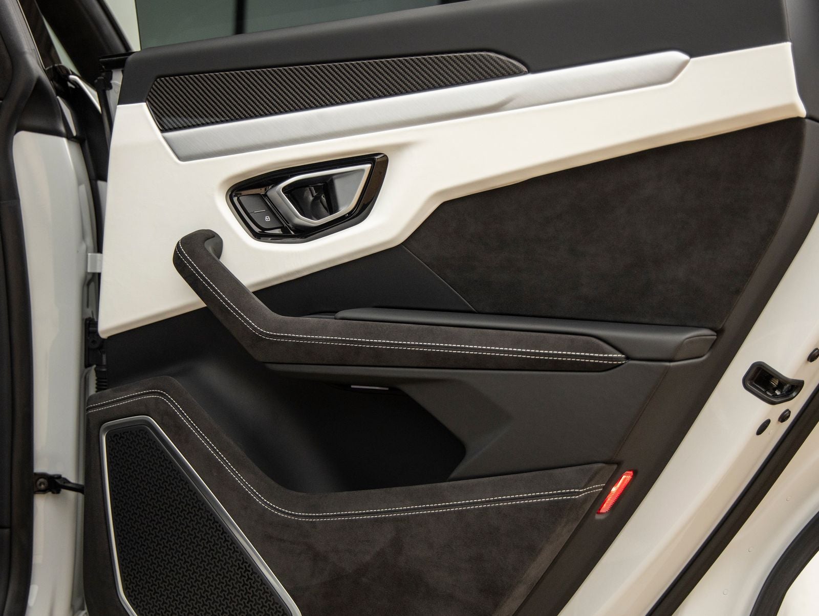 2024 Lamborghini Urus S