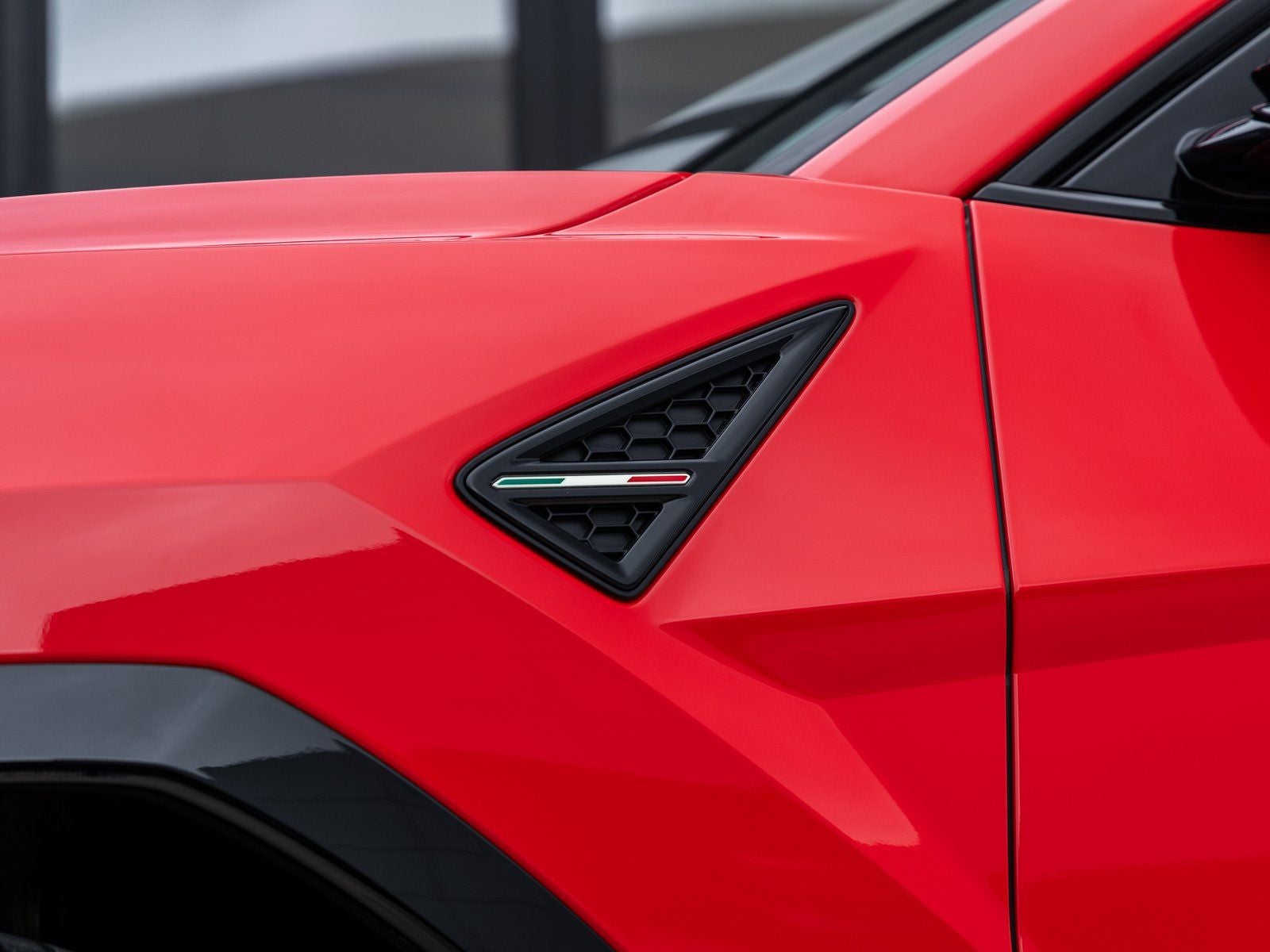 2024 Lamborghini Urus S