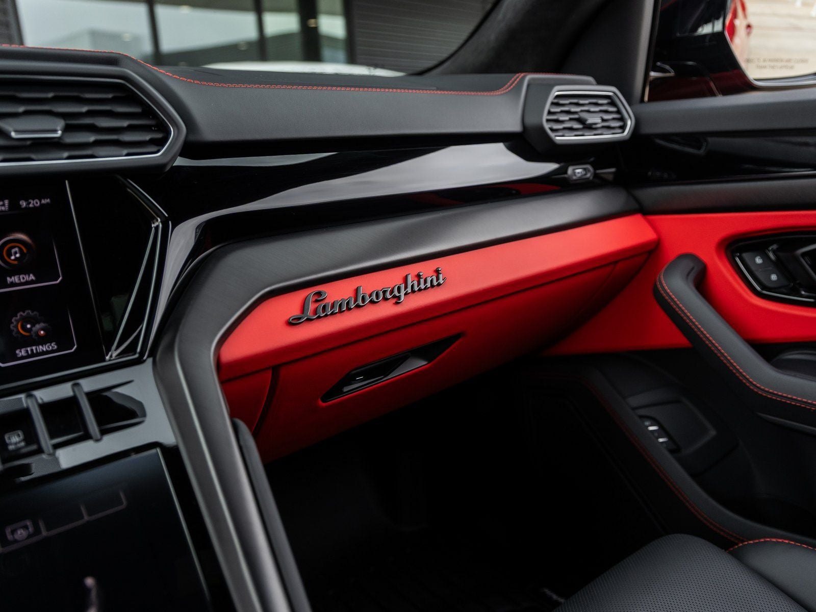 2024 Lamborghini Urus S