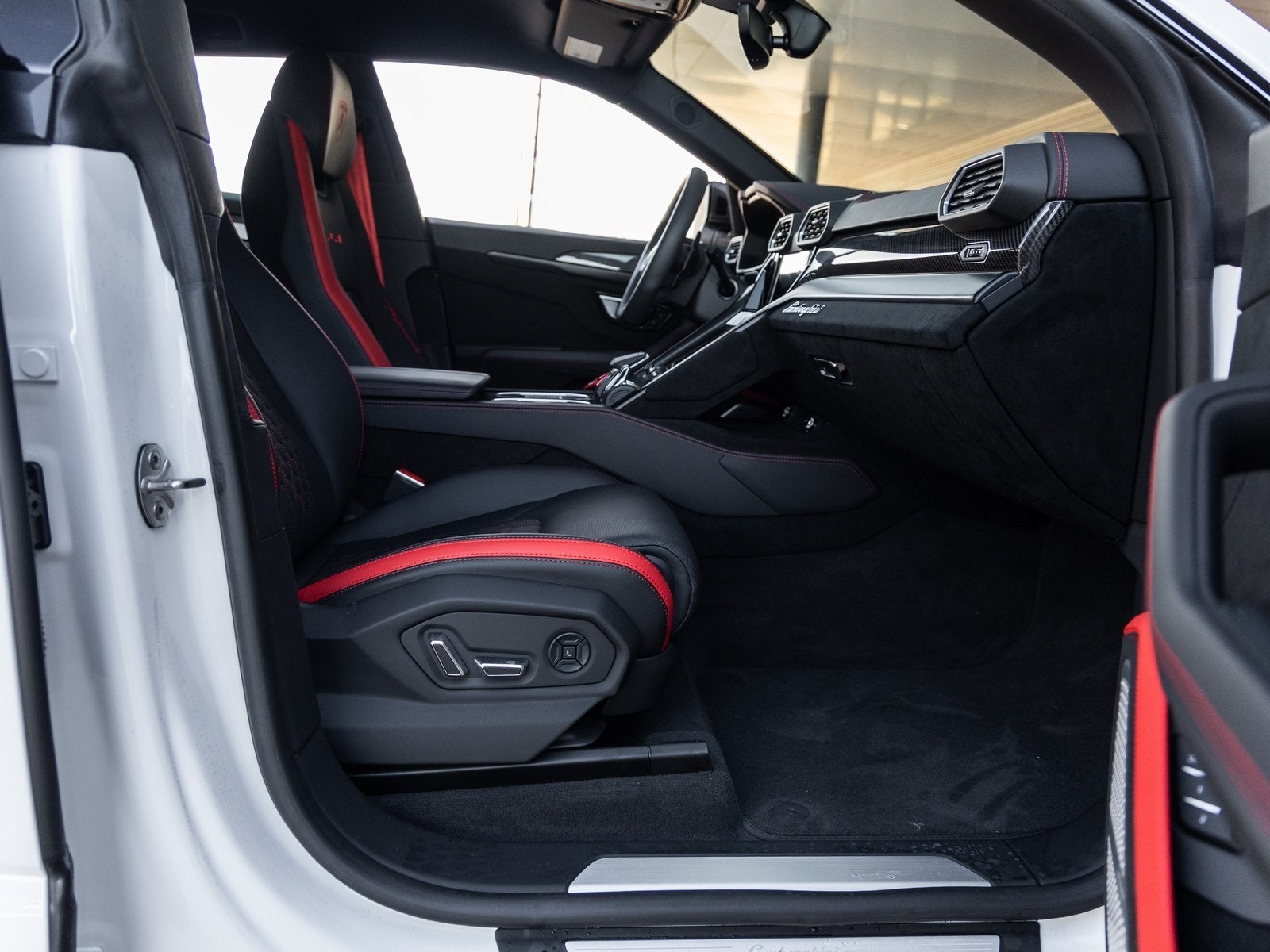 2024 Lamborghini Urus Performante