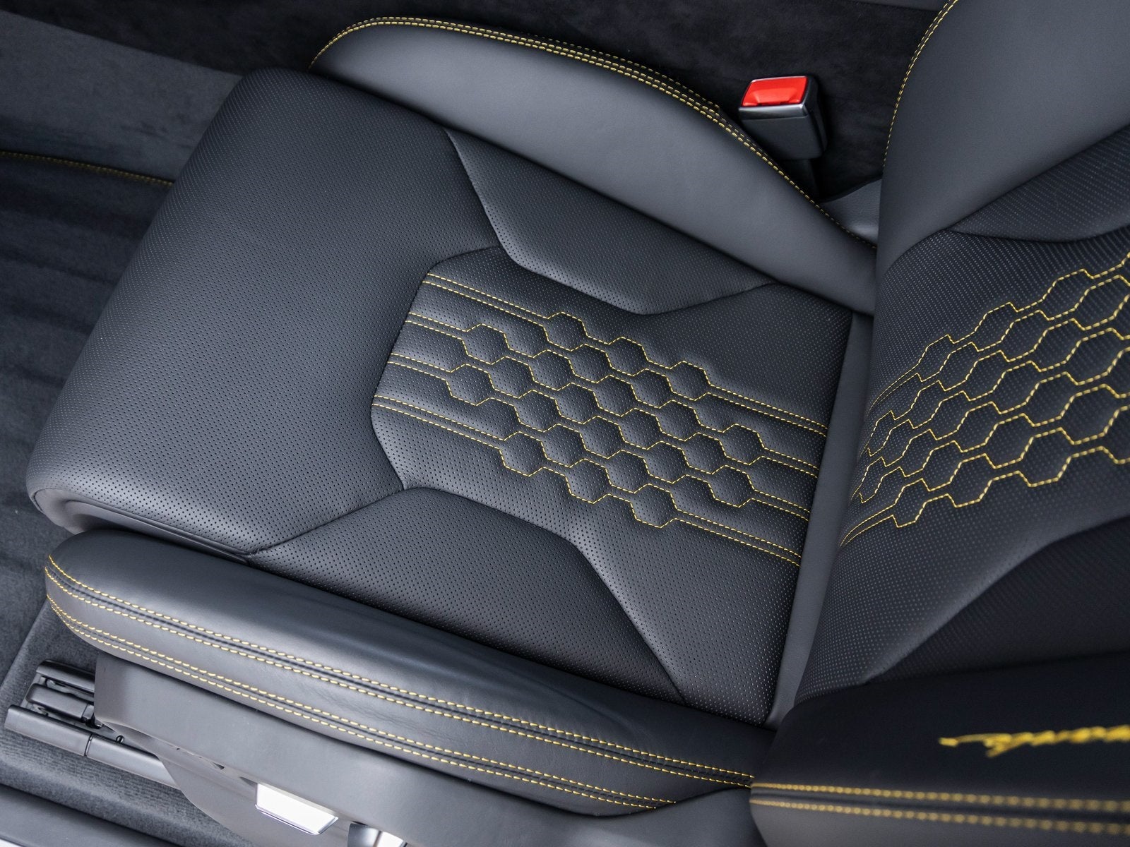 2024 Lamborghini Urus Performante