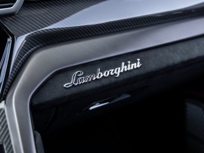 2024 Lamborghini Urus Performante