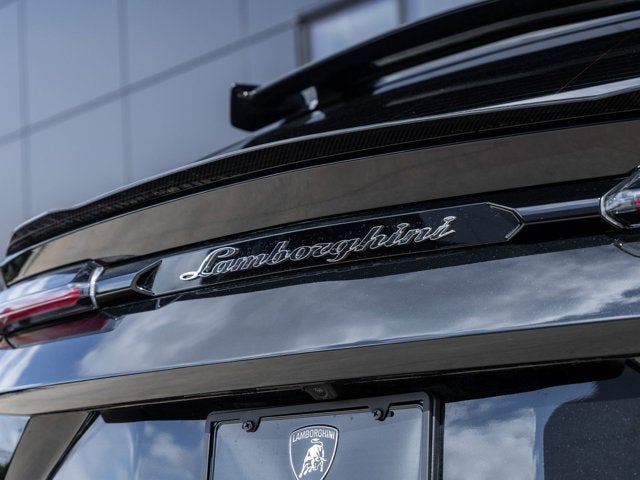 2024 Lamborghini Urus Performante