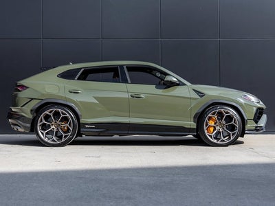 2023 Lamborghini Urus Performante