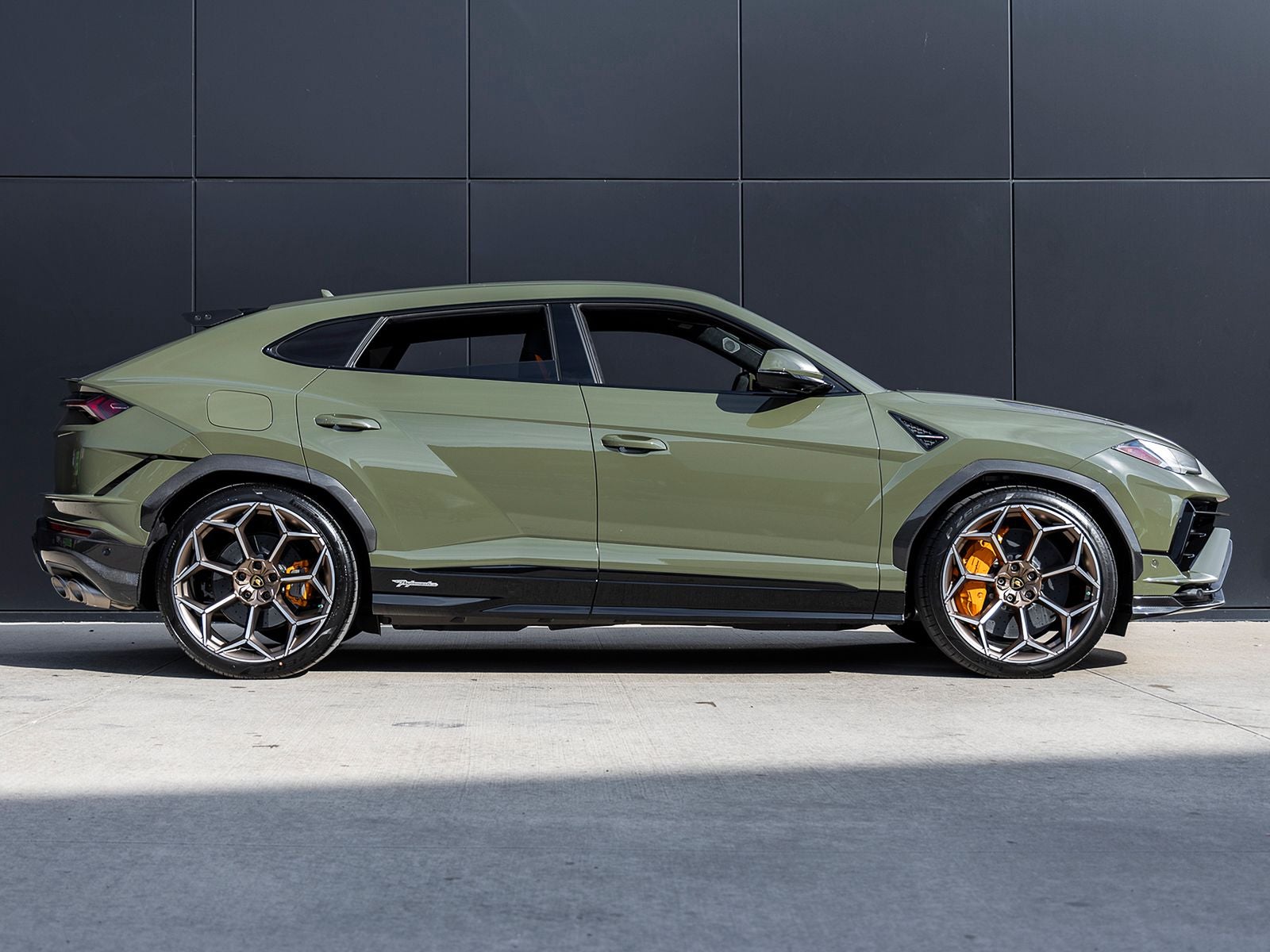 2023 Lamborghini Urus Performante