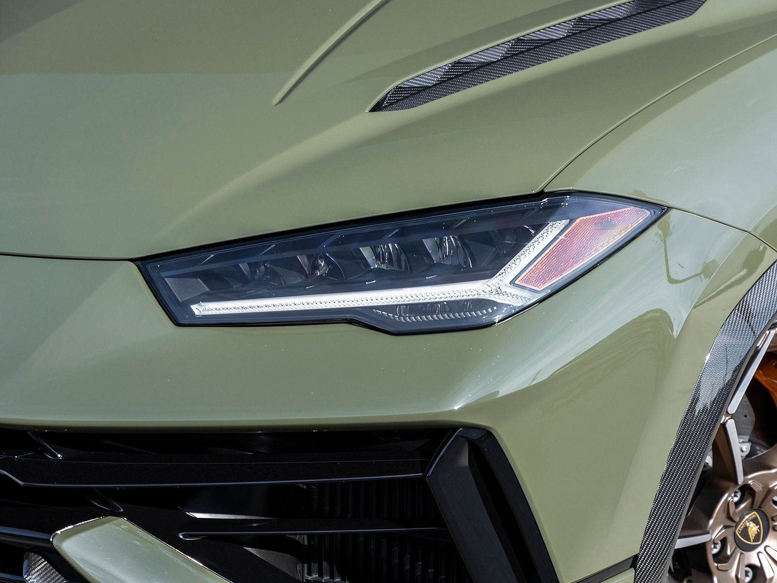 2023 Lamborghini Urus Performante
