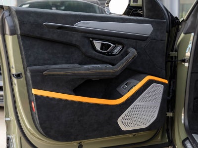 2023 Lamborghini Urus Performante