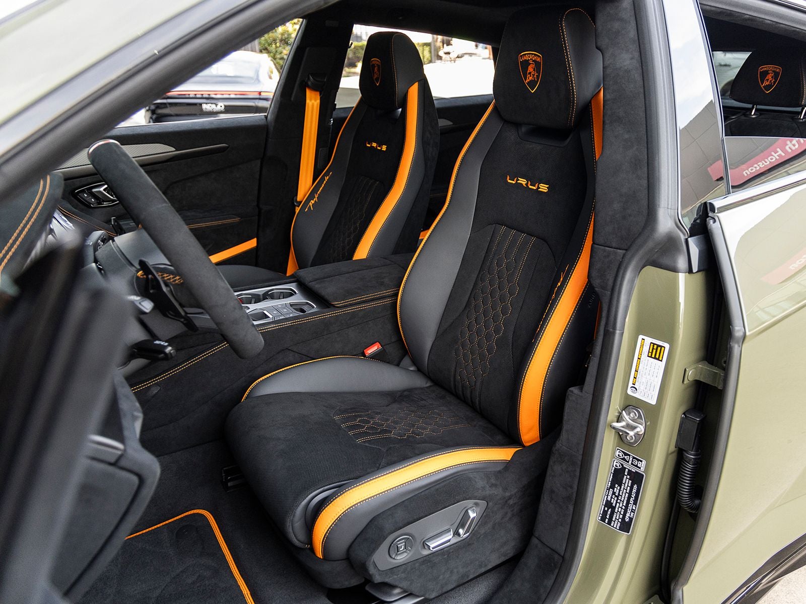 2023 Lamborghini Urus Performante