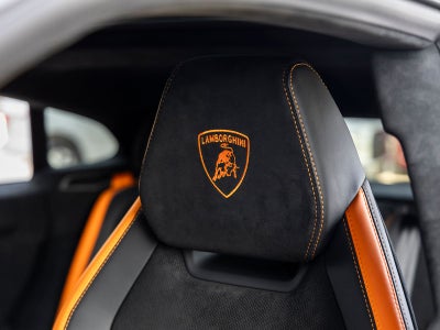 2023 Lamborghini Urus Performante