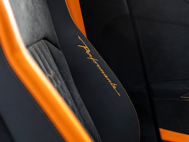 2023 Lamborghini Urus Performante
