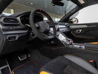 2023 Lamborghini Urus Performante