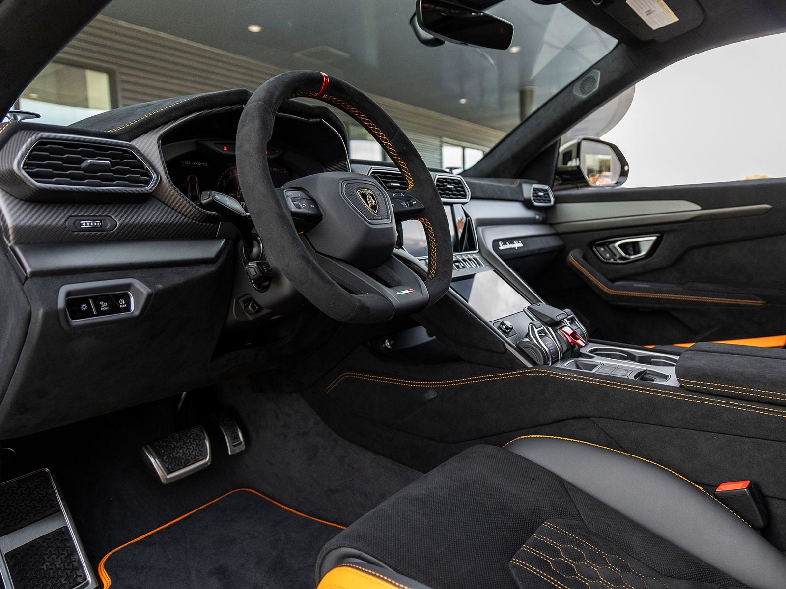 2023 Lamborghini Urus Performante