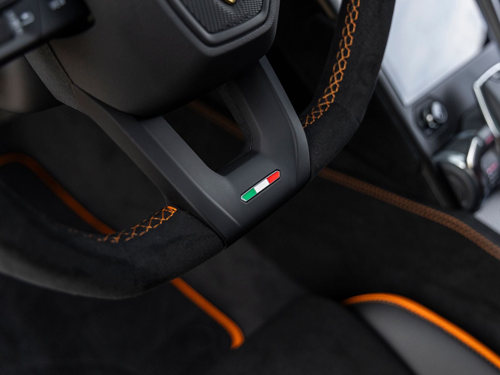 2023 Lamborghini Urus Performante